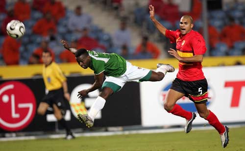 英超第五至第十四名仅差4分，竞争激烈