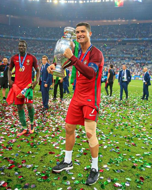 预约突破100W 《英勇之地》当属今年国产小黑马