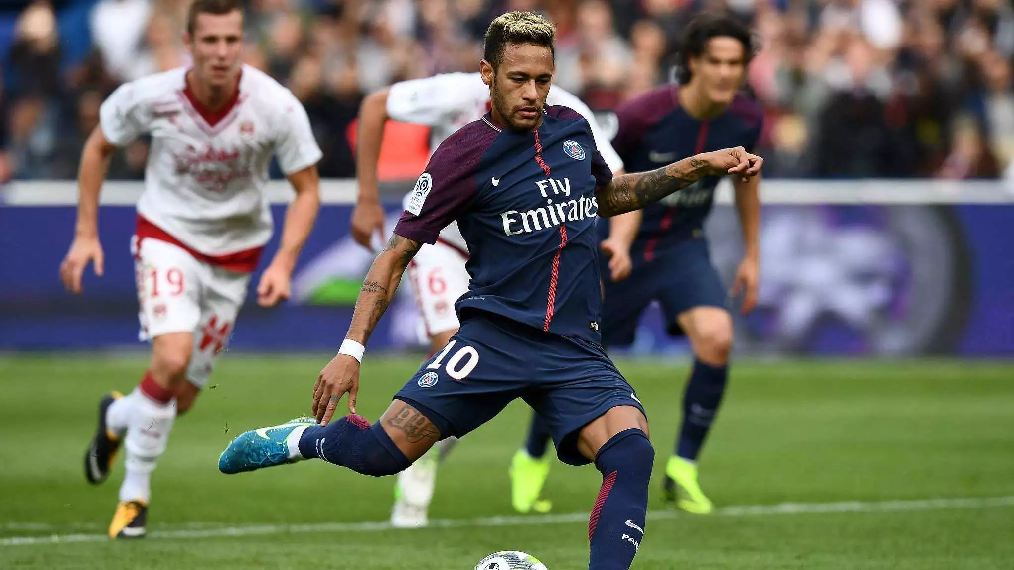 争夺野外首领！《剑侠世界：起源》武林高手惊现江湖