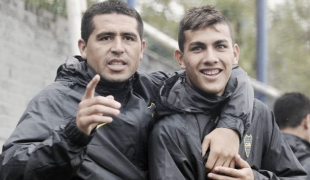 自宣，伯恩利19岁小将阿德科亚分享与利物浦签约的照片