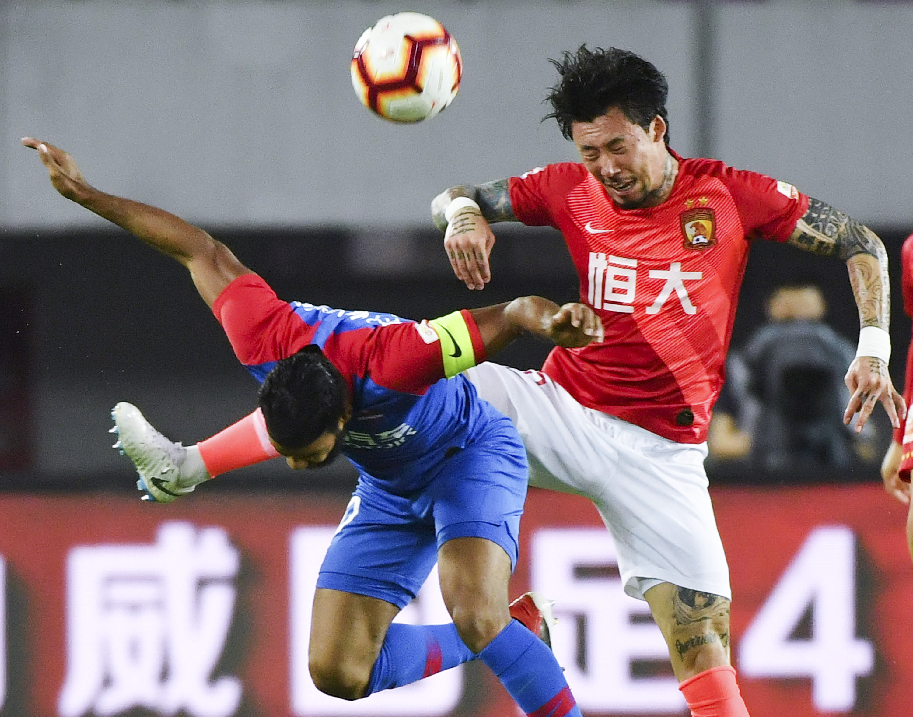 欧冠拜仁两回合淘汰里昂晋级